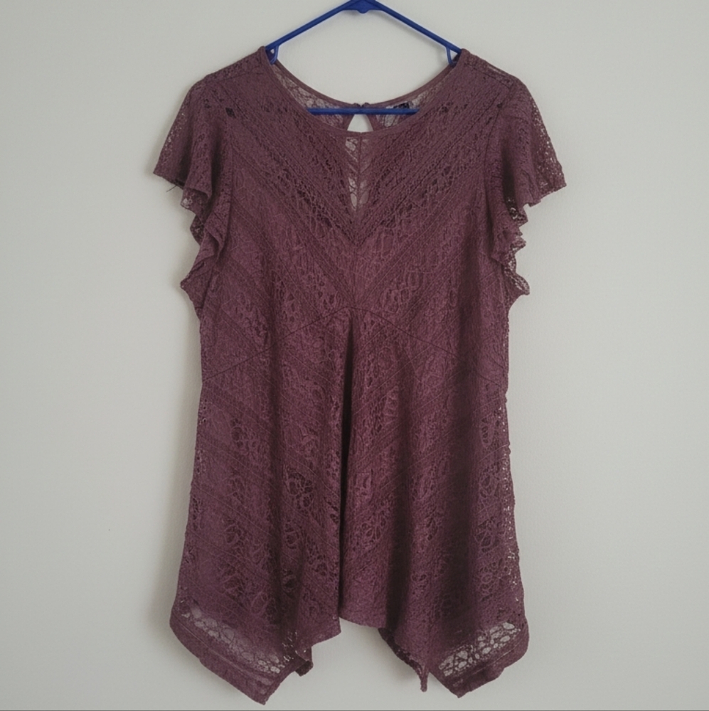 Torrid Mauve Lace Handkerchief Hem Blouse (Size 1/1X)